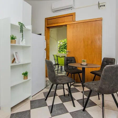Apartament Pisacic