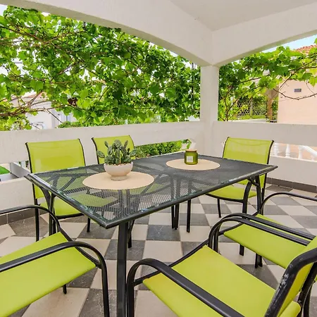 Apartament Pisacic Vir