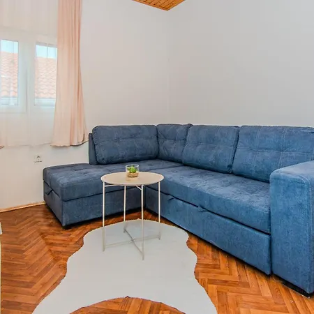 Apartament Pisacic